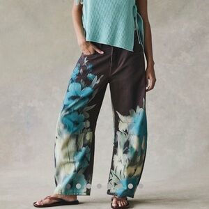 We The Free Good Luck Printed Barrel Jeans in Washed Floral Size 28
